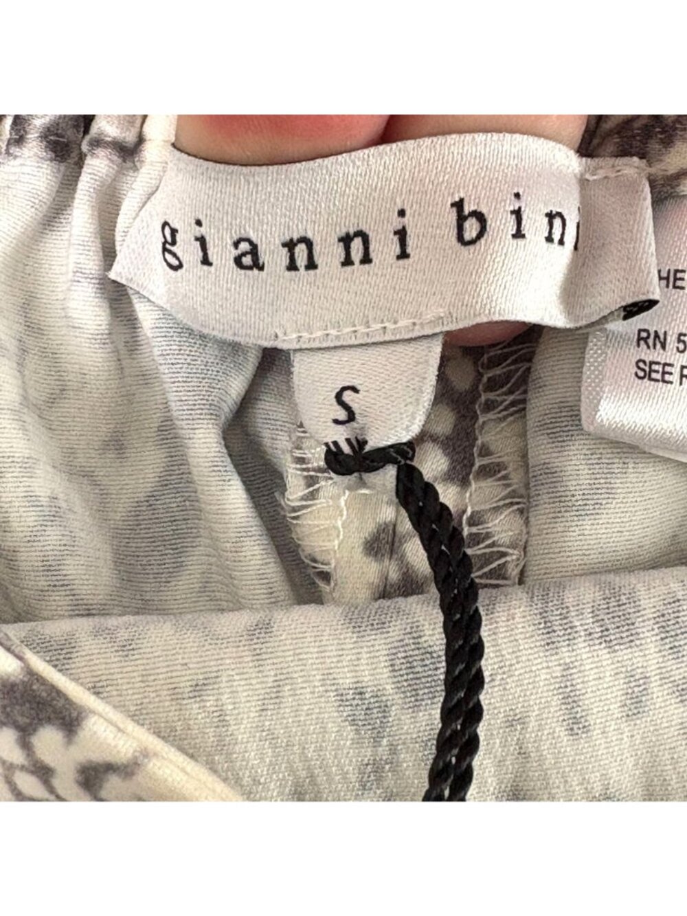 Gianni Bini Wide Leg Pants Womens S Gray Cream Snake Skin Print Pull On NWT - Picture 4 of 9